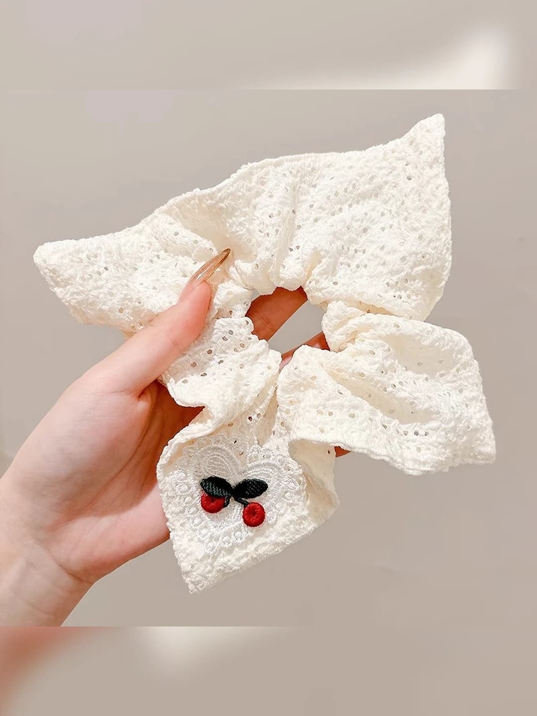1# Heart Cherry White Cutout Scarf
