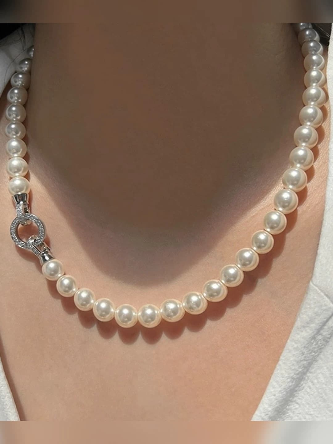 Pearl necklace - silver clasp