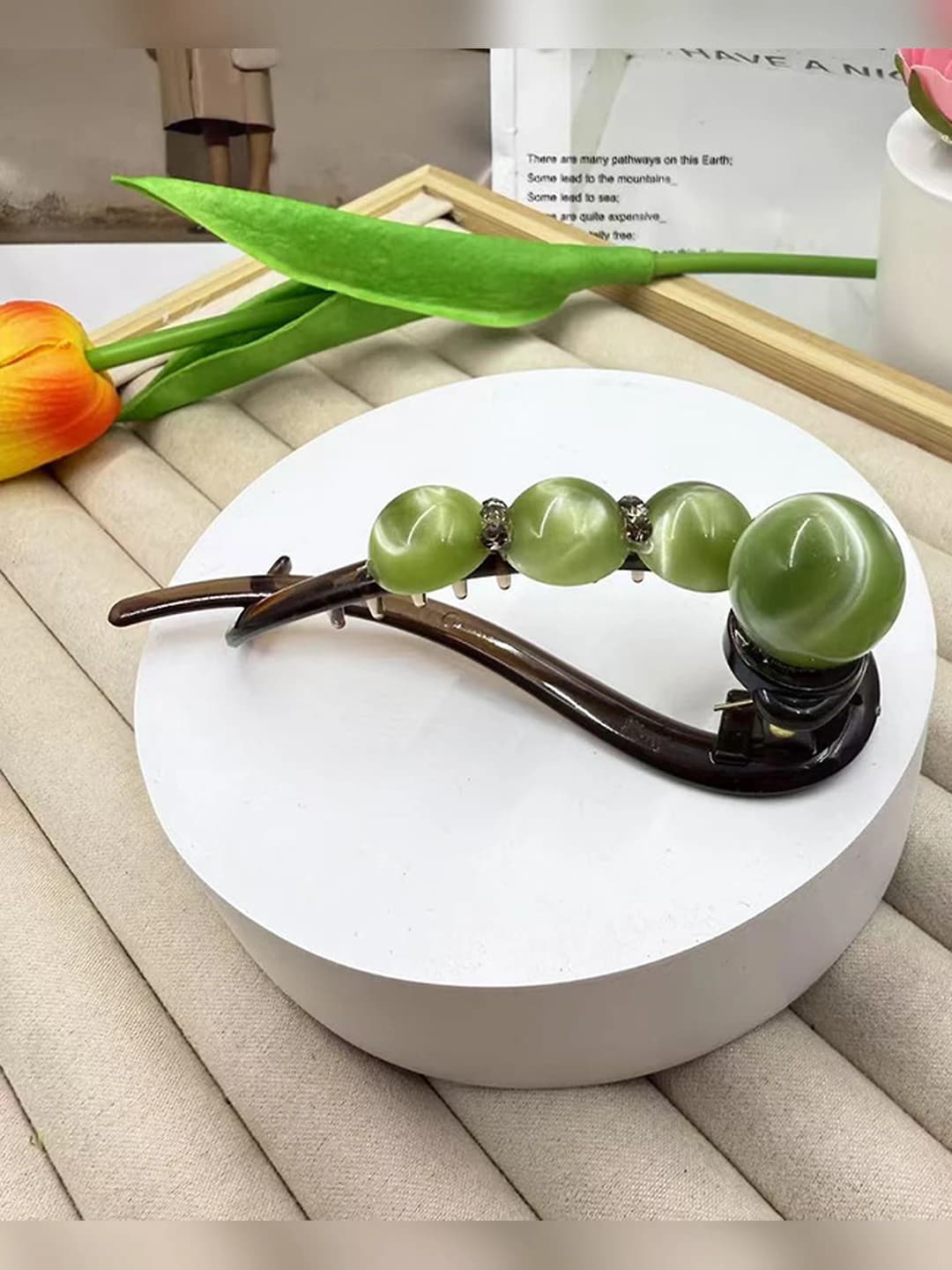 Green twist clip