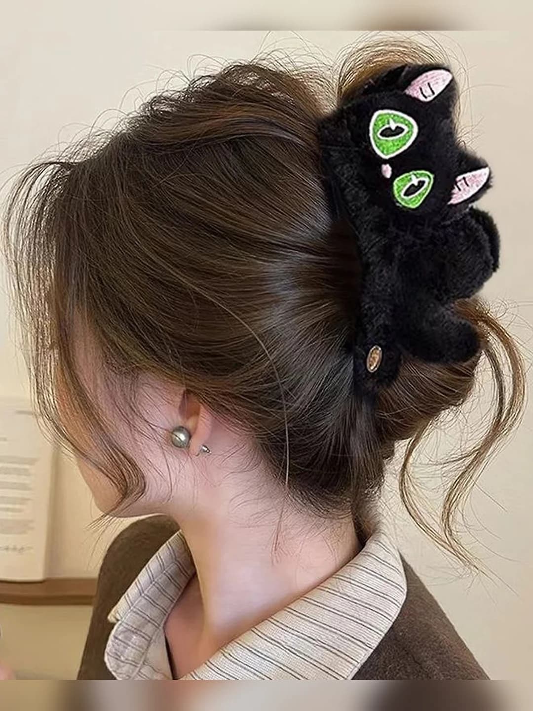 Black heterochromic cat 12 cm