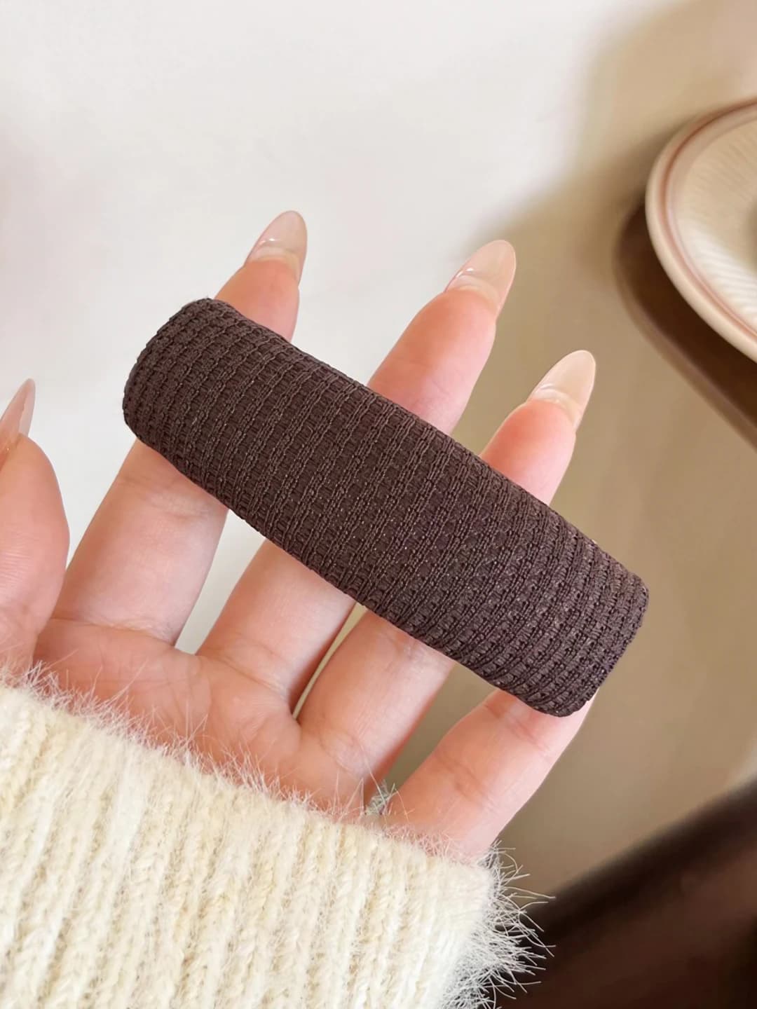 Dark Coffee Clip 8 cm