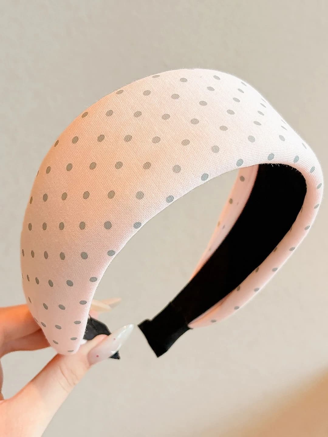 4# Pink grey dot width ~6 cm
