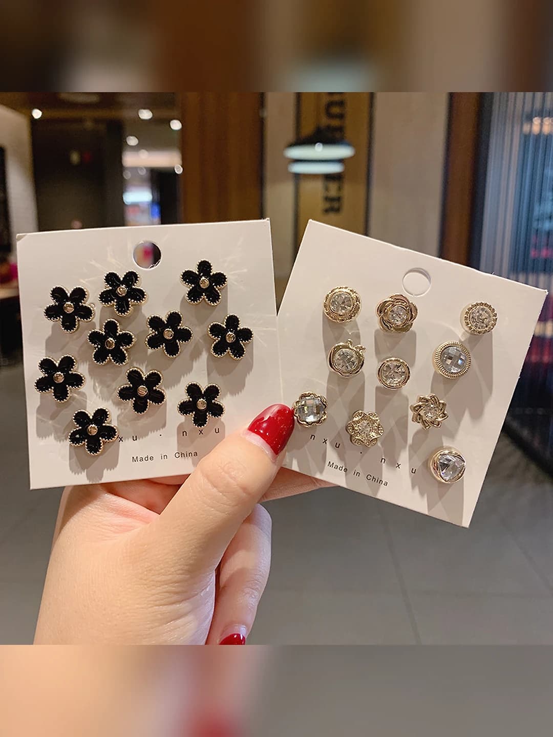 69# Black flowers, 20 pcs