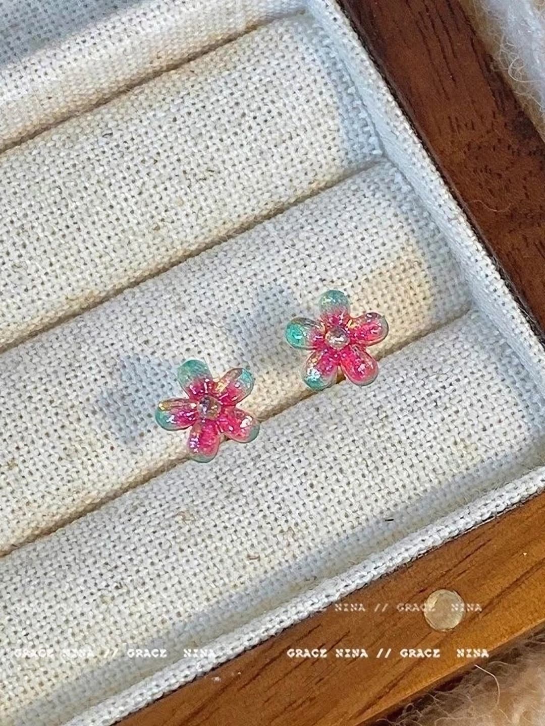 3#D1002 studs pair - blue-pink flowers