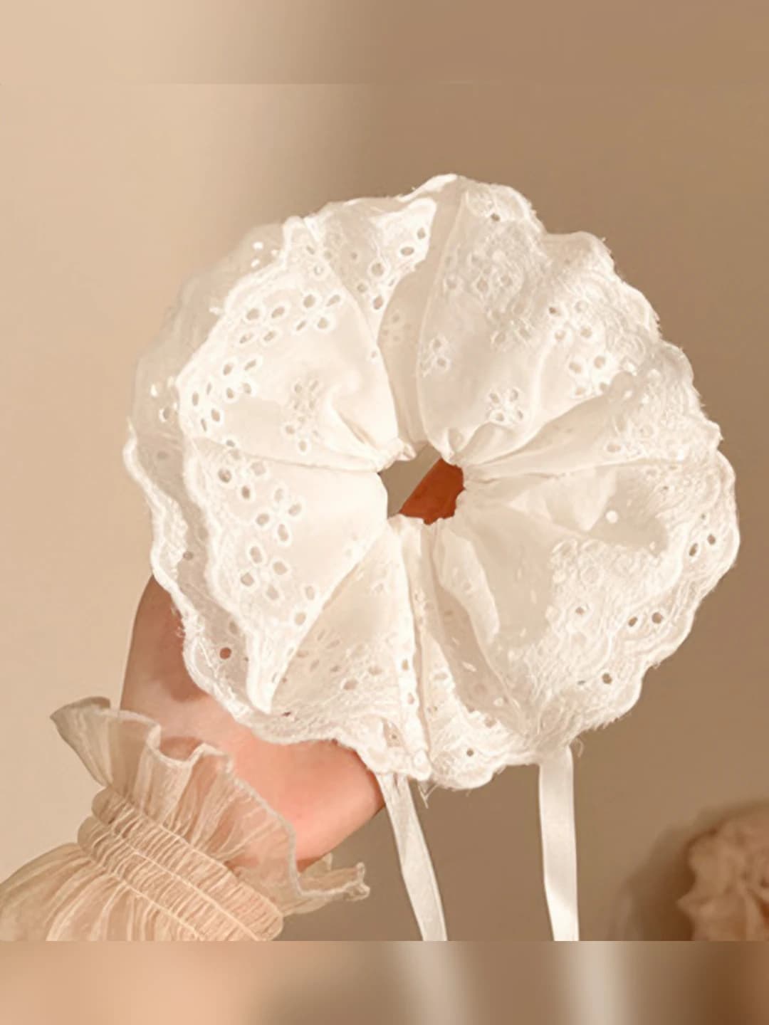 1# White drawstring scrunchie large