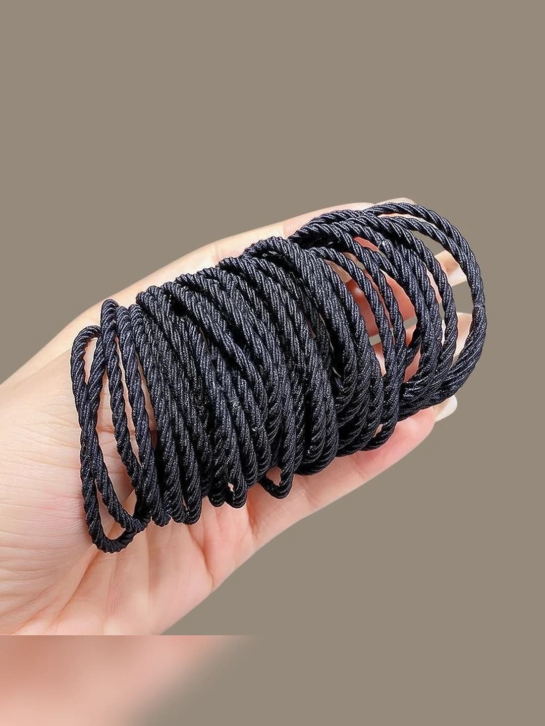 Black (diameter ~4 cm)