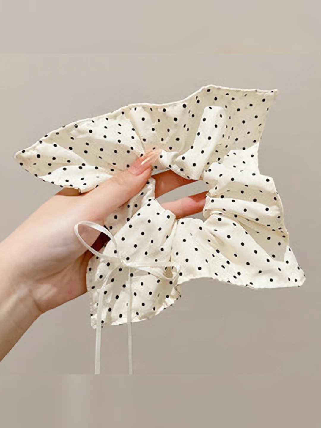 Polka dot bow, 22 cm