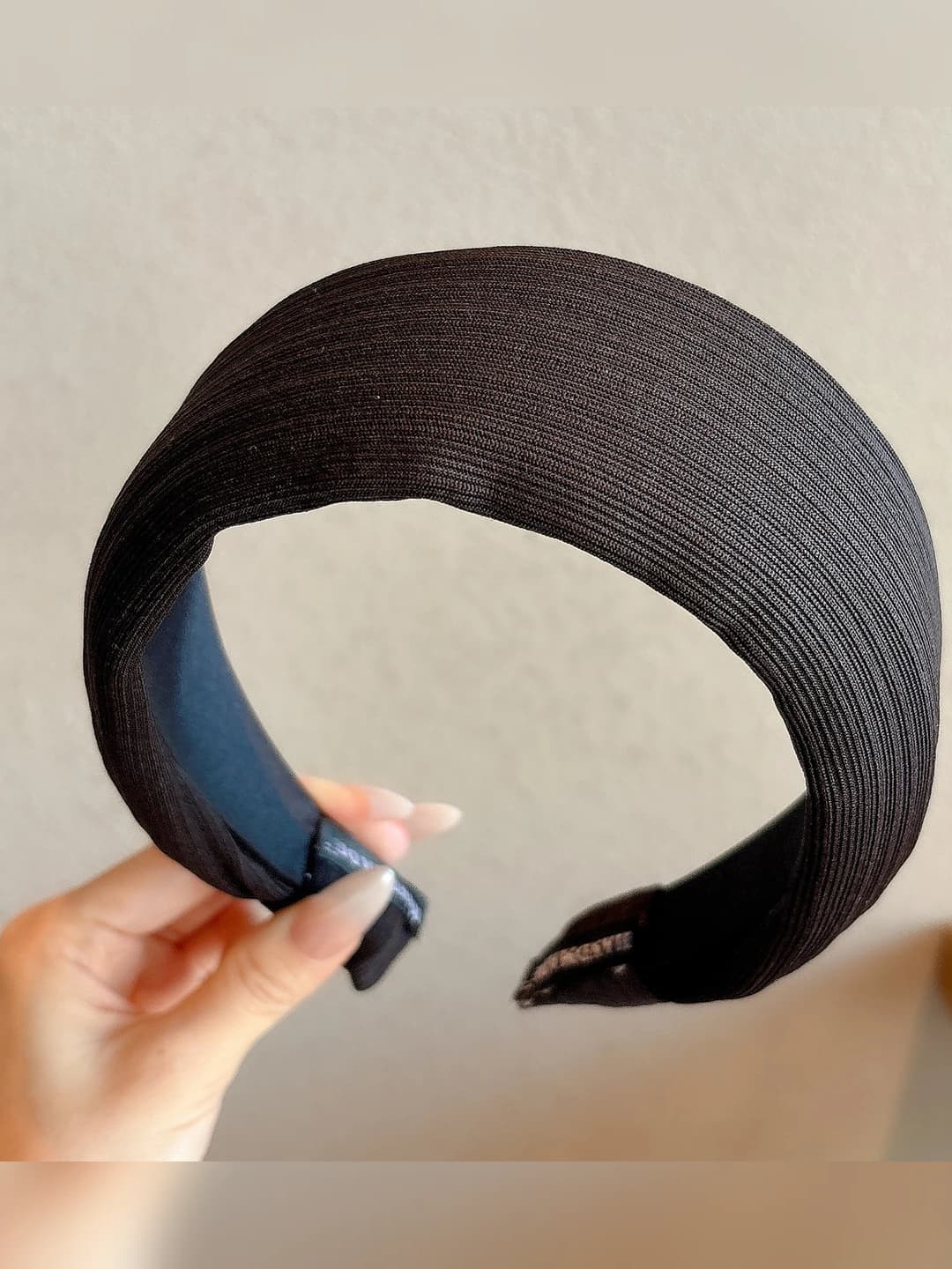 Black - 6 cm, 4 cm