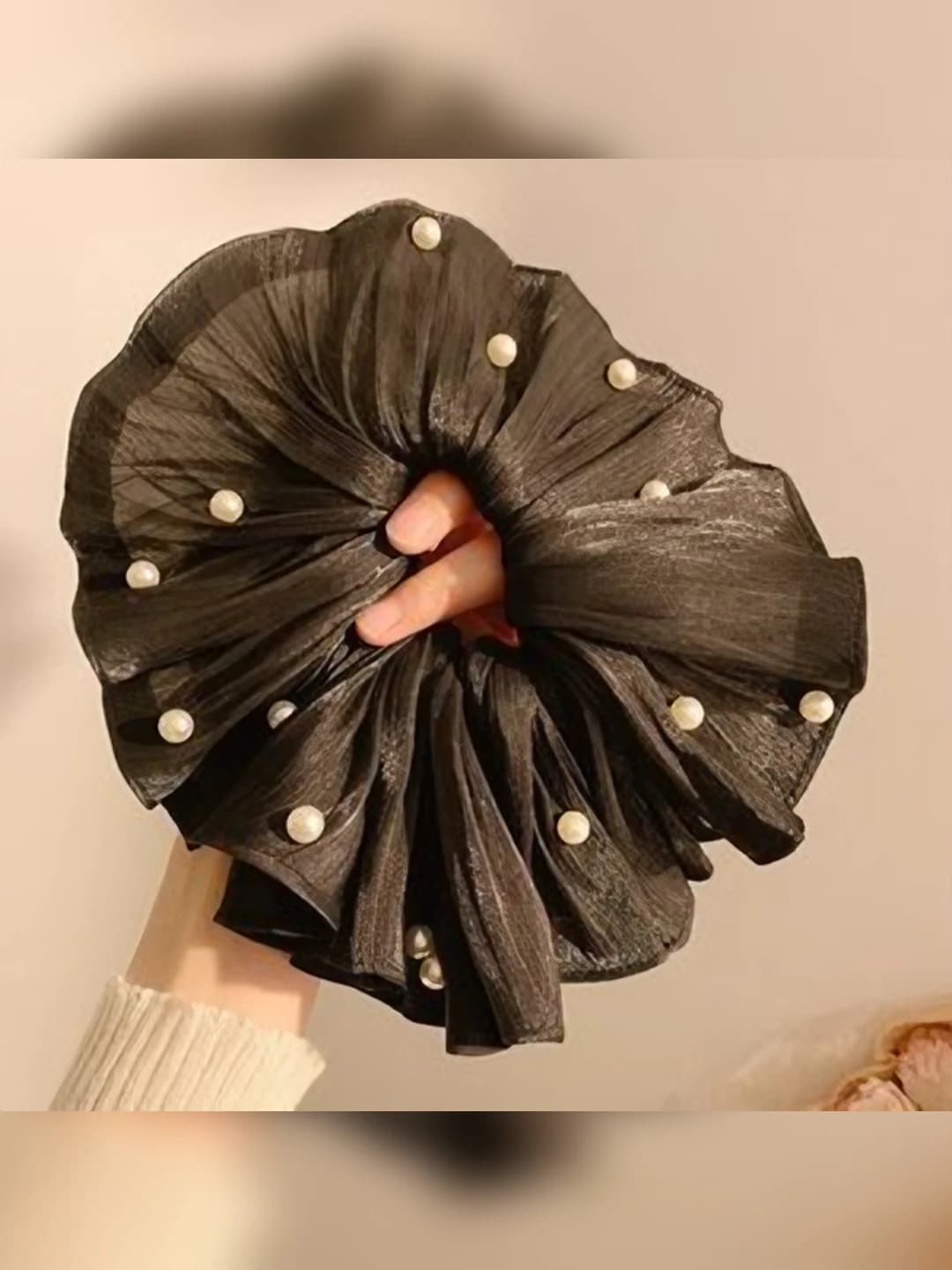 2# Black pearl ruffle 20 cm