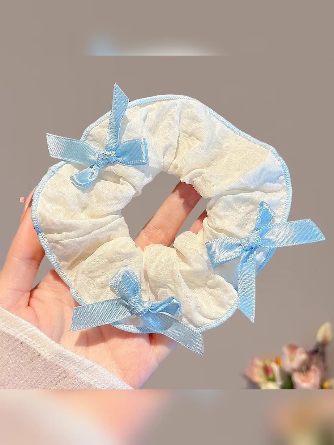 1# Blue-white bow (White)