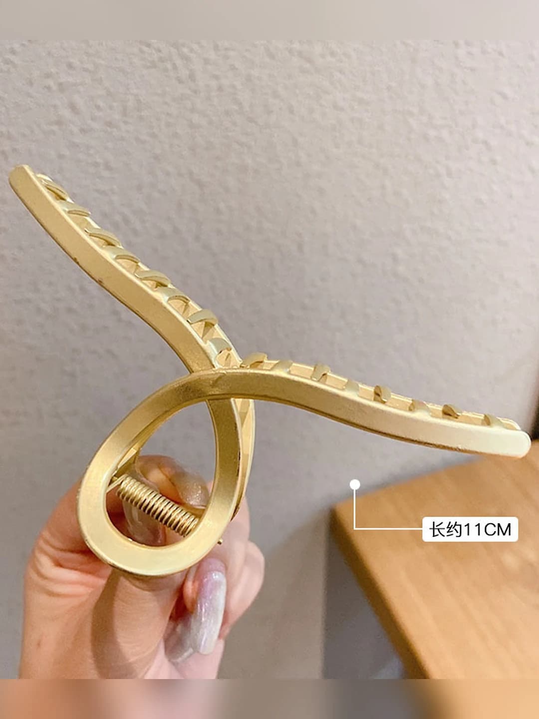 Large gold matte glossy 10.5 cm