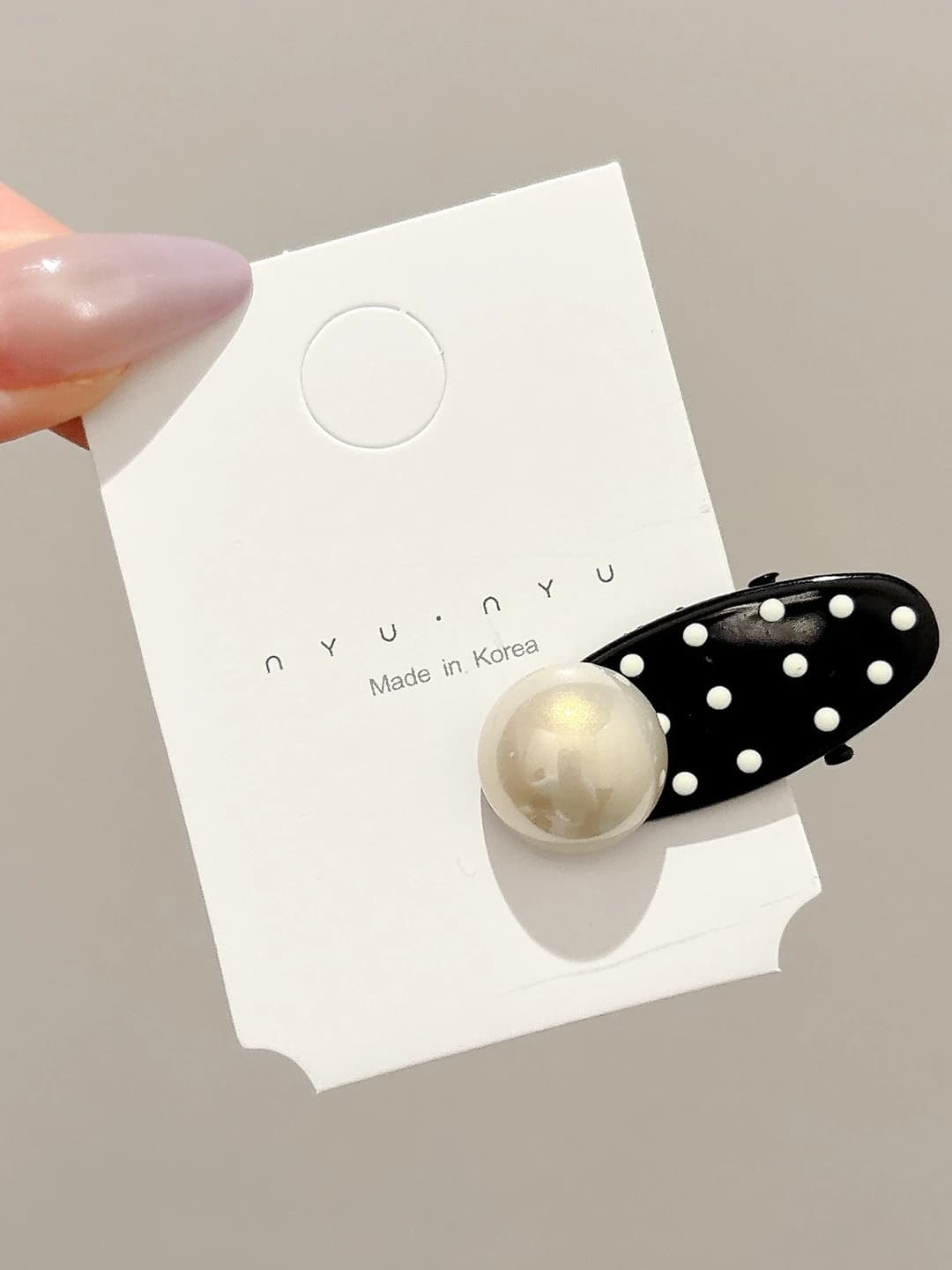 1# Polka dot pearl hair clip ~4cm