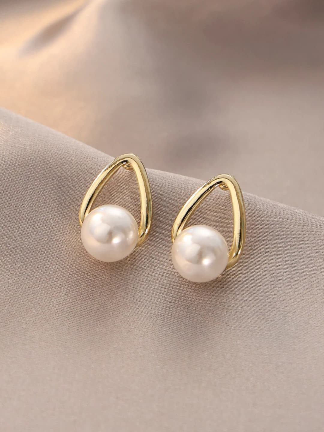 8# Triangle pearl earrings