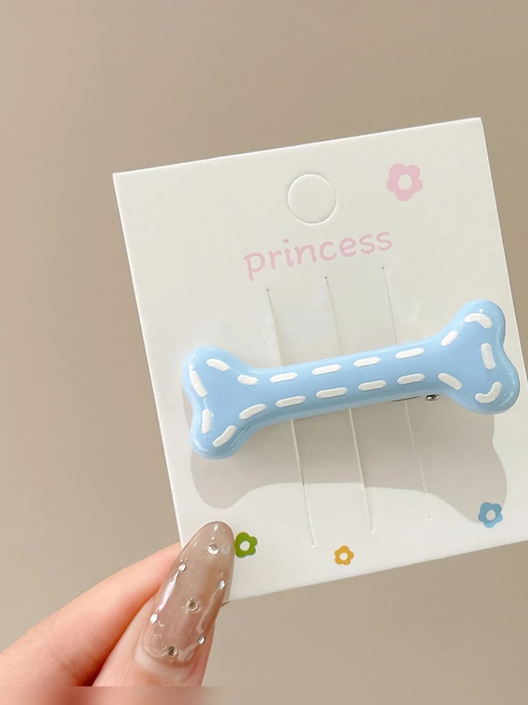 1# Light blue bone clip ~5.5 cm