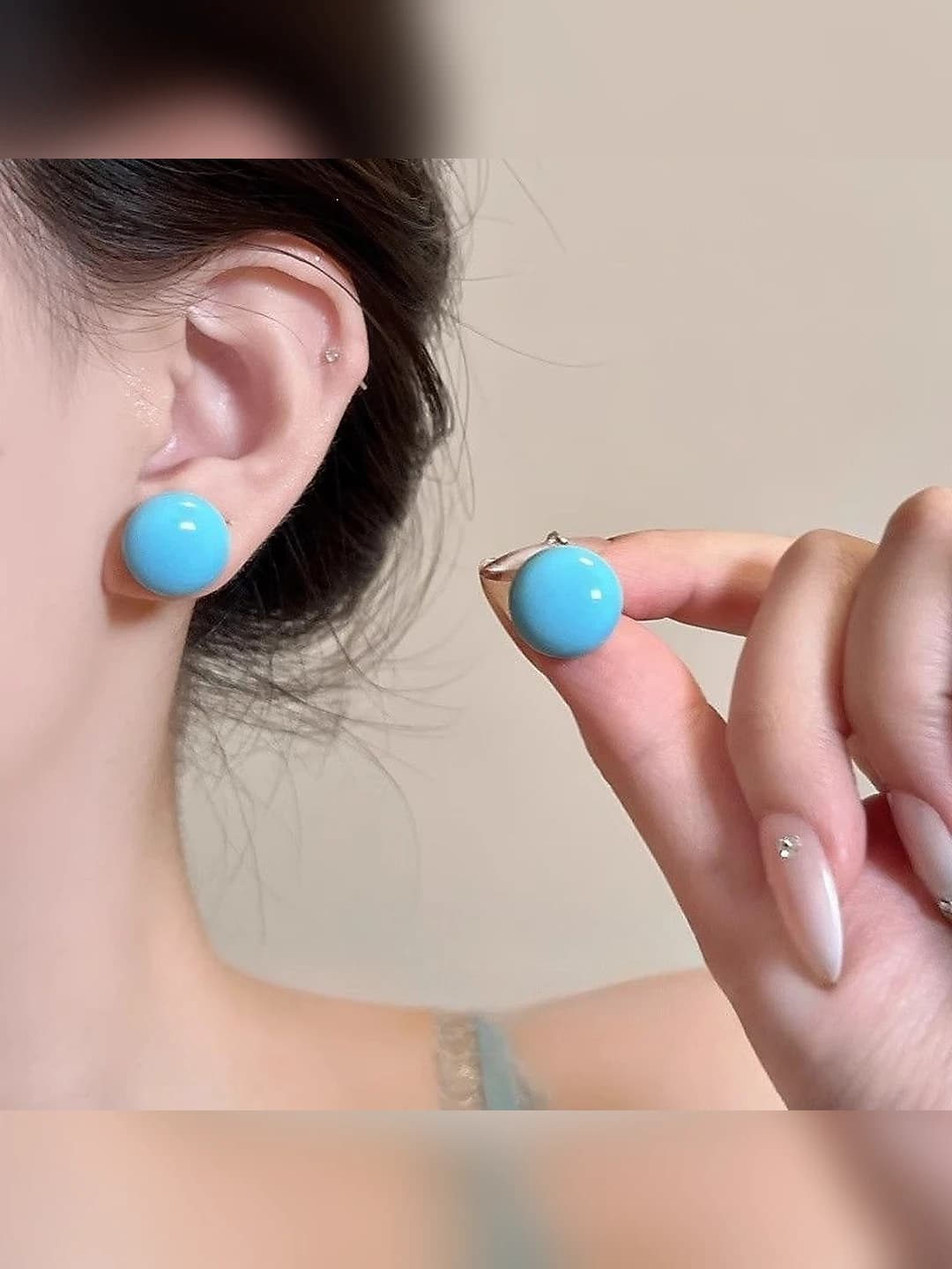 Blue round stud earrings
