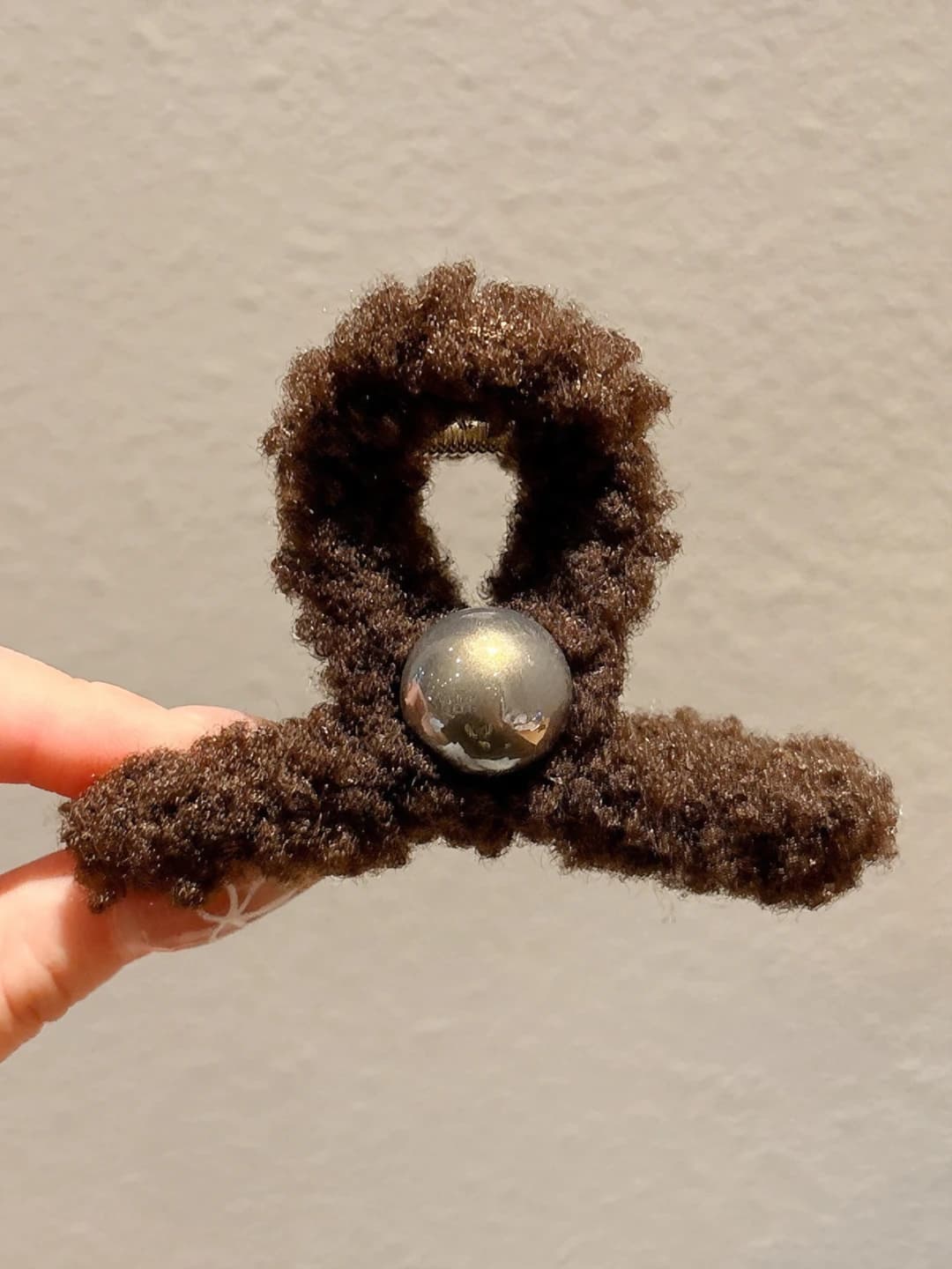 7# Dark coffee pearl pompon 8 cm