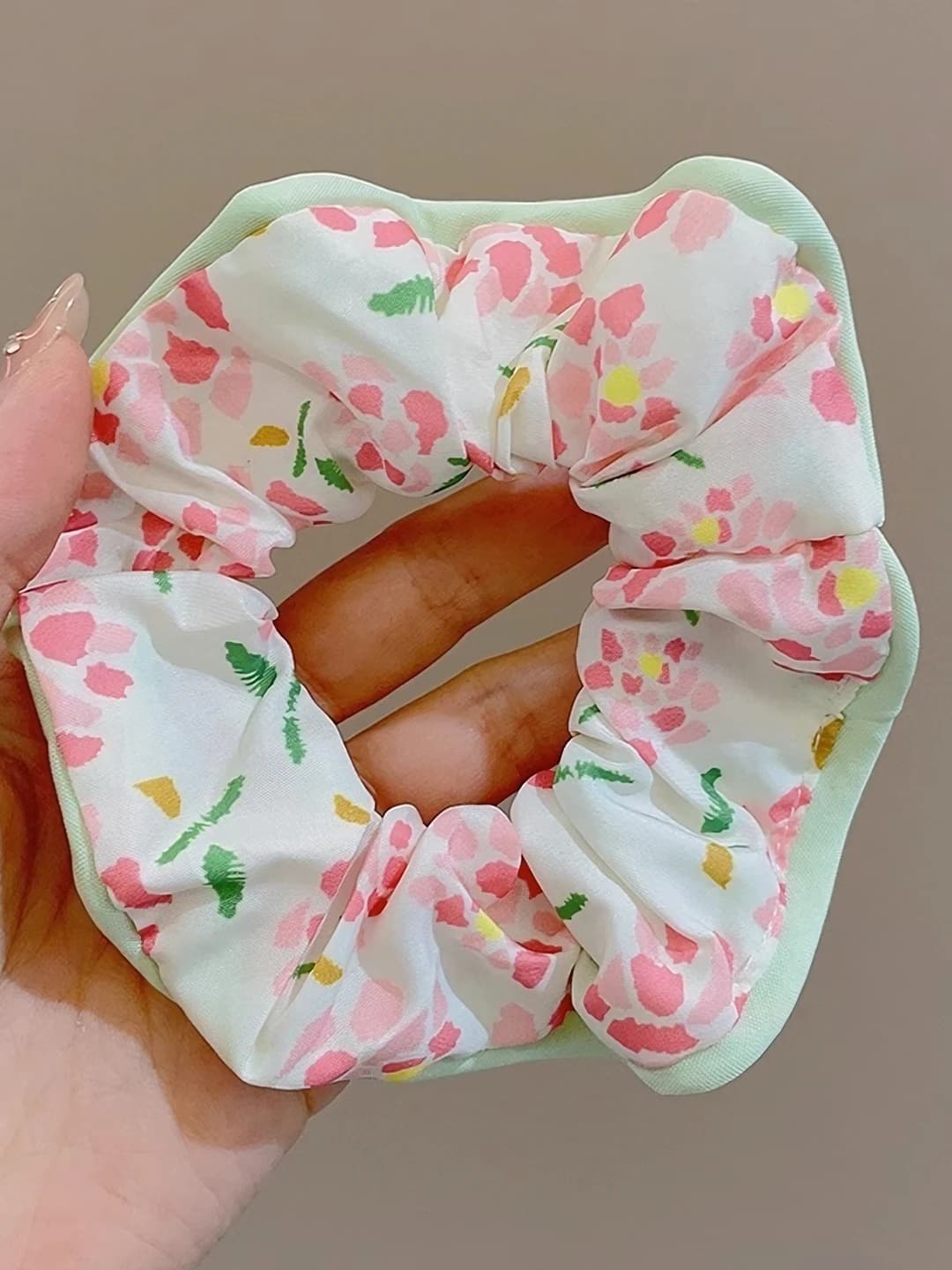 Розовая роза