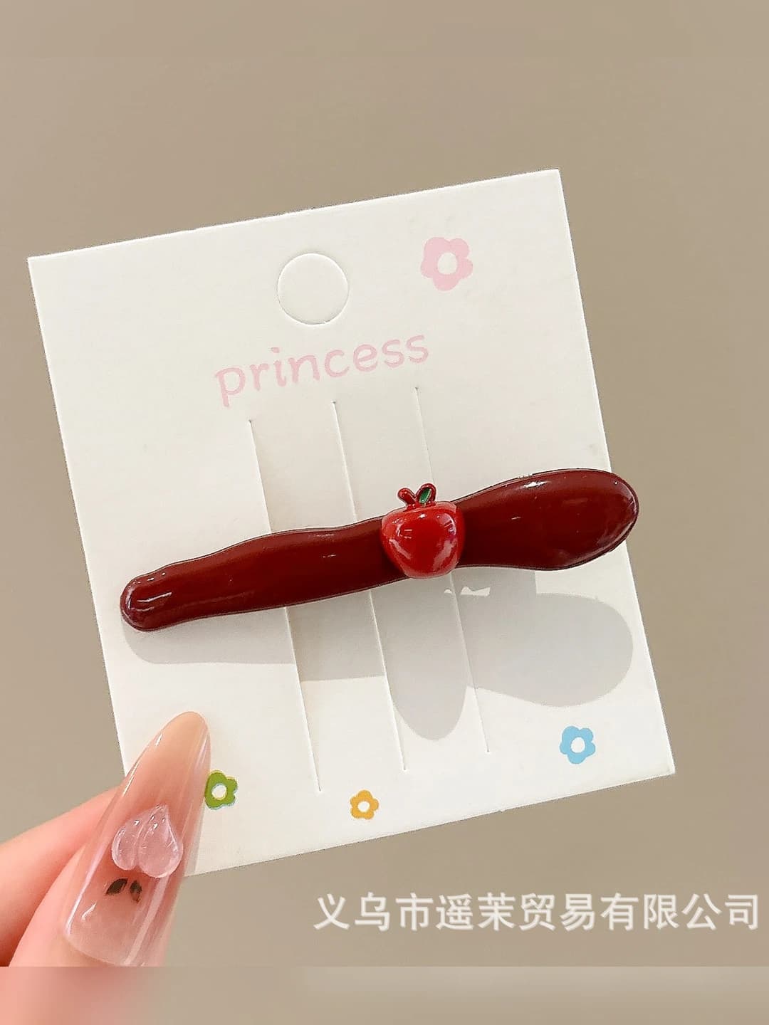 Apple-shaped clip, 6 cm