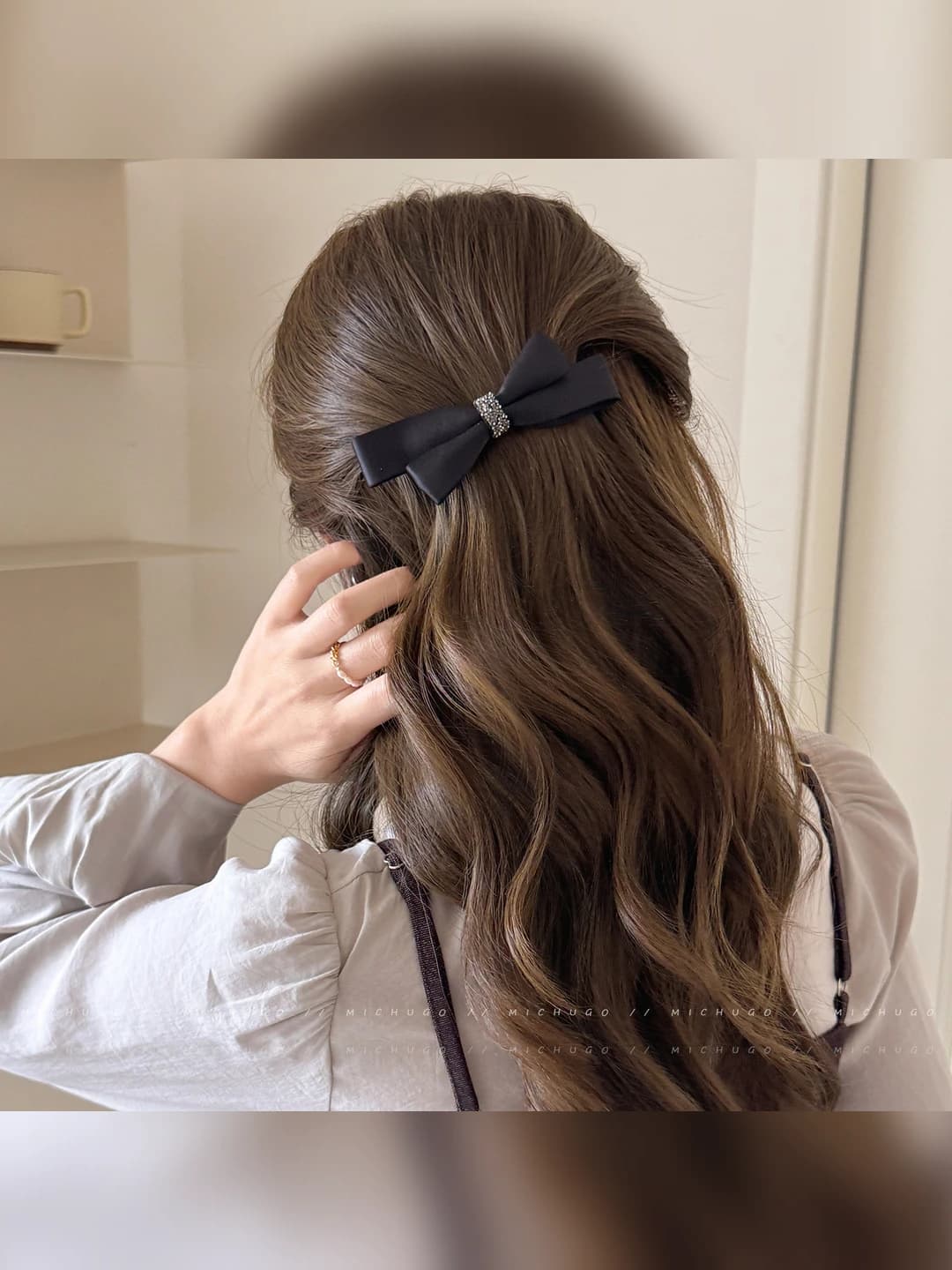 Women's hair clip in Korean style with black bow and rhinestones