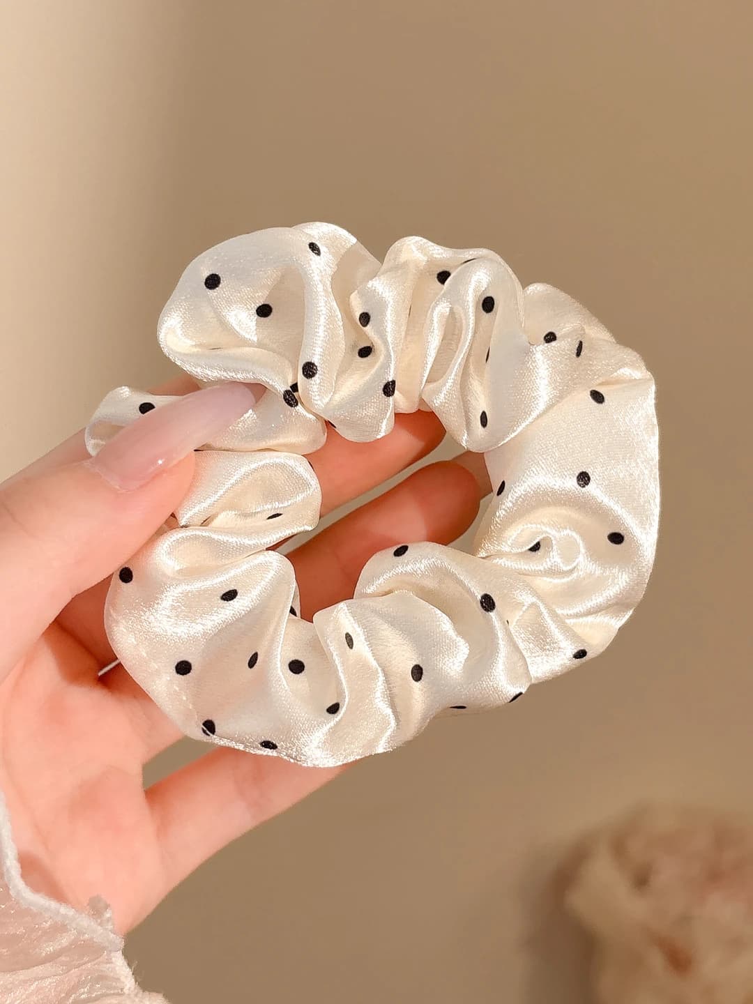 White polka dot 12 cm