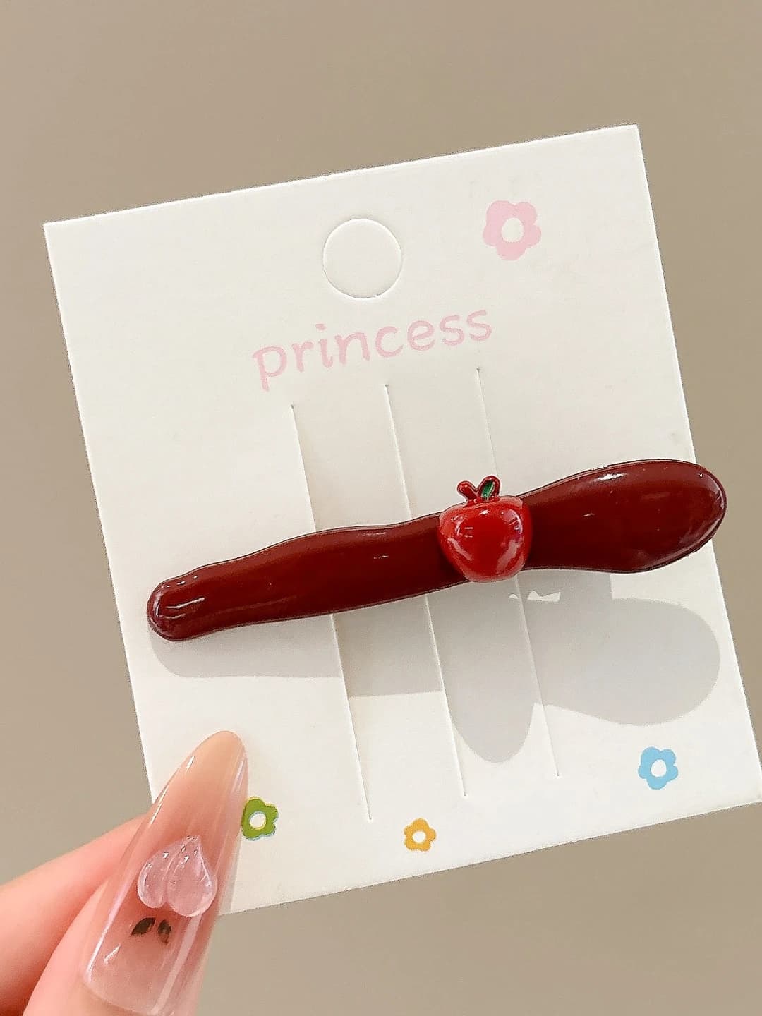 Apple-shaped clip, 6 cm