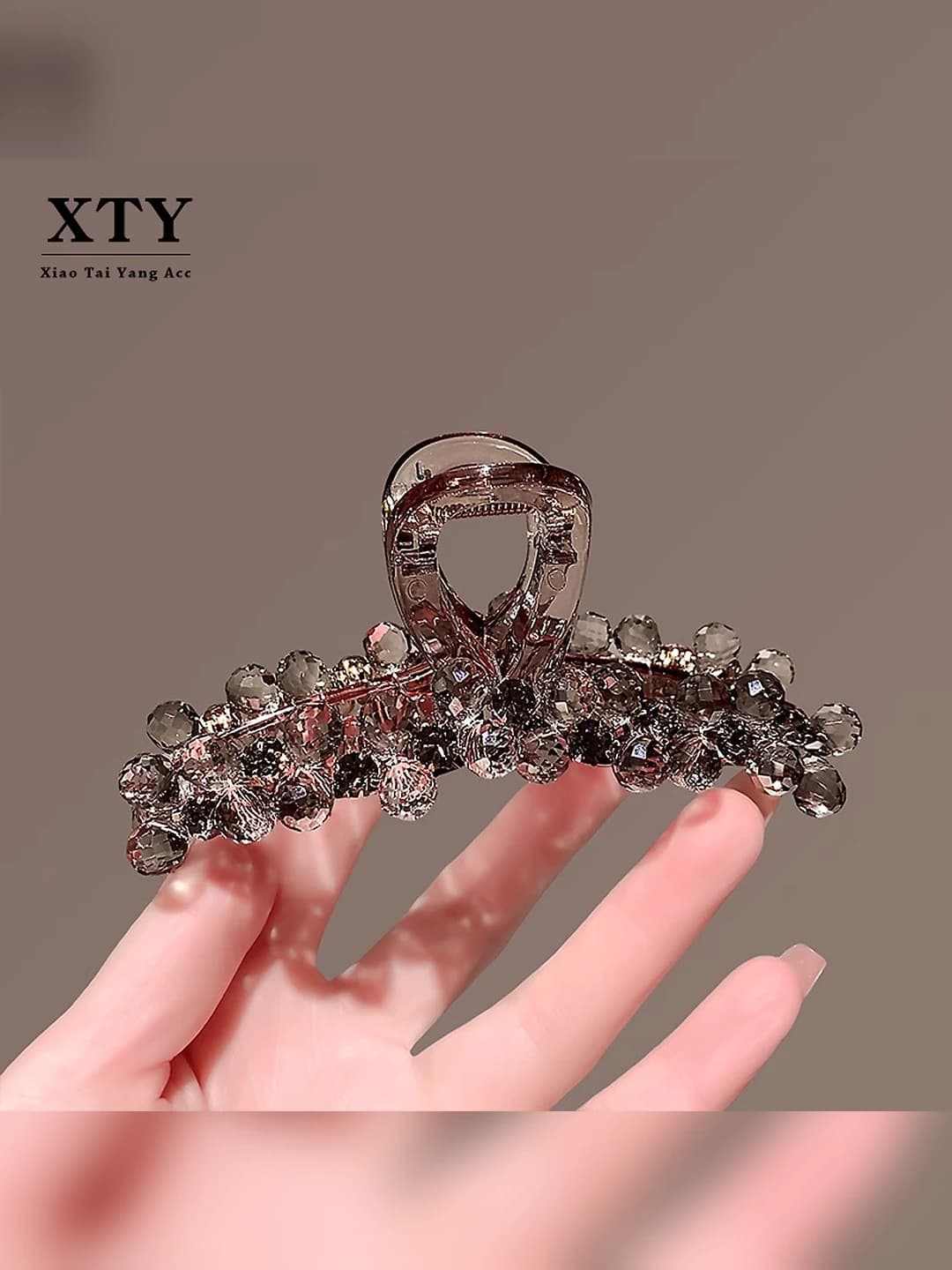 Women's crystal hair clips and combs, spring-summer 2026, acrylic, geometric design element, style: xiao xiang feng