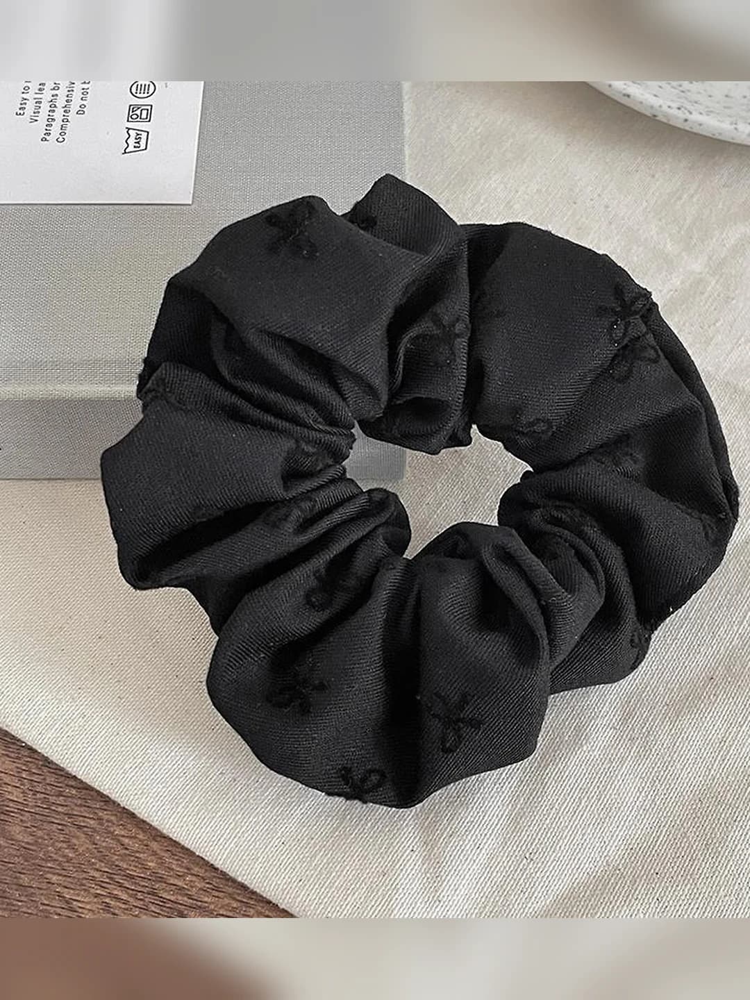 Qora, bow