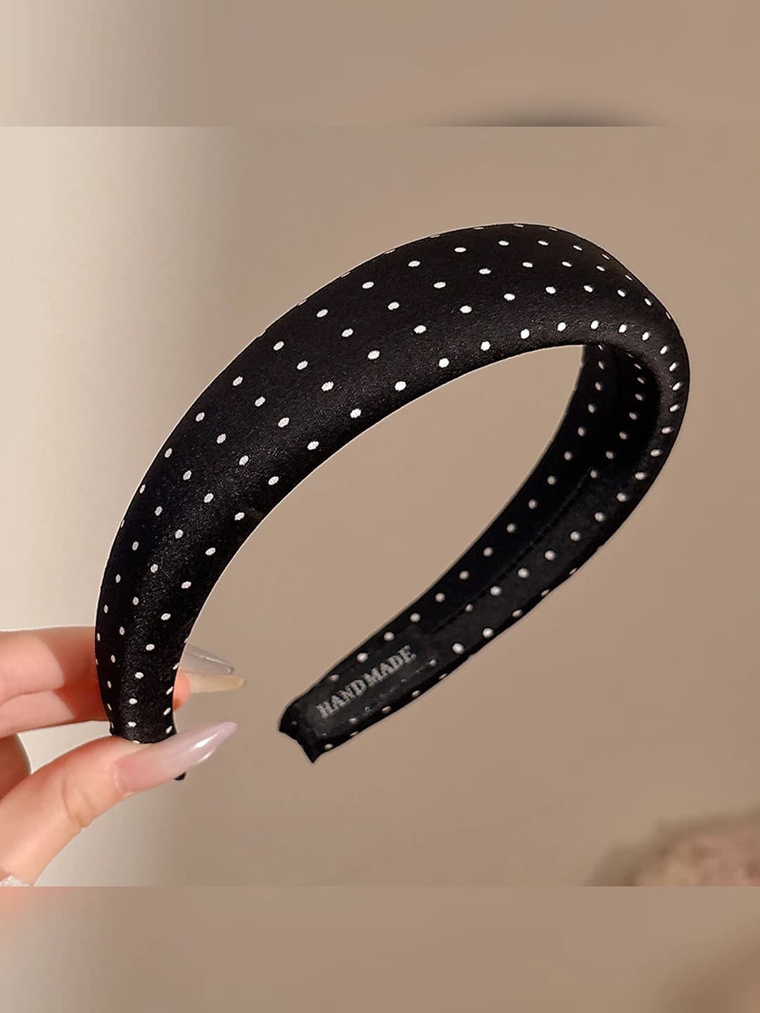 4# Black, polka dot, 3 cm