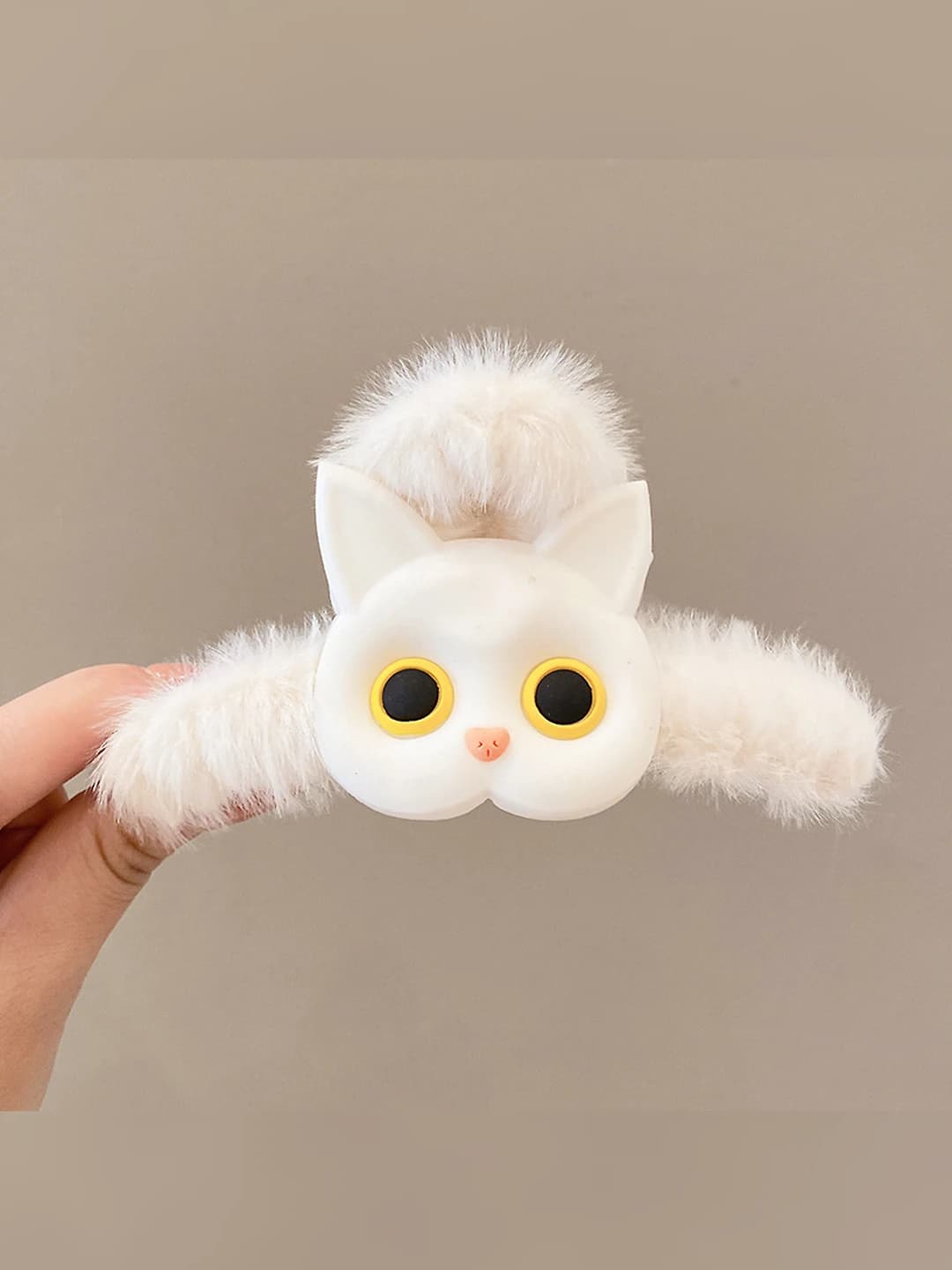 16# White Cat