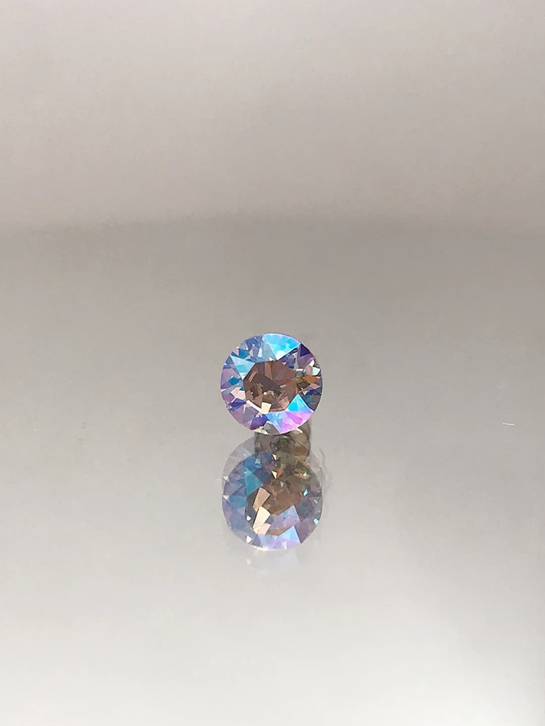 Yorqin rangli oq 1 dona (6.2mm)