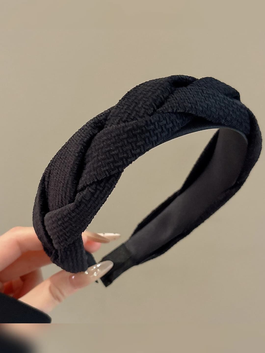 1# Black - ~3 cm