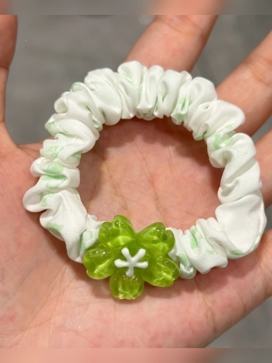 8# Sakura puff scrunchie - Green * ~6 cm - Fabric + acrylic
