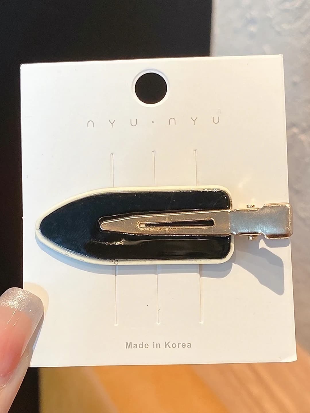 12# Black seamless clip