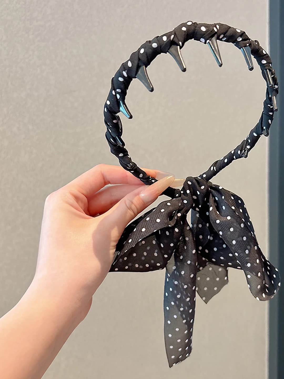 1# Black ribbon, 51 cm