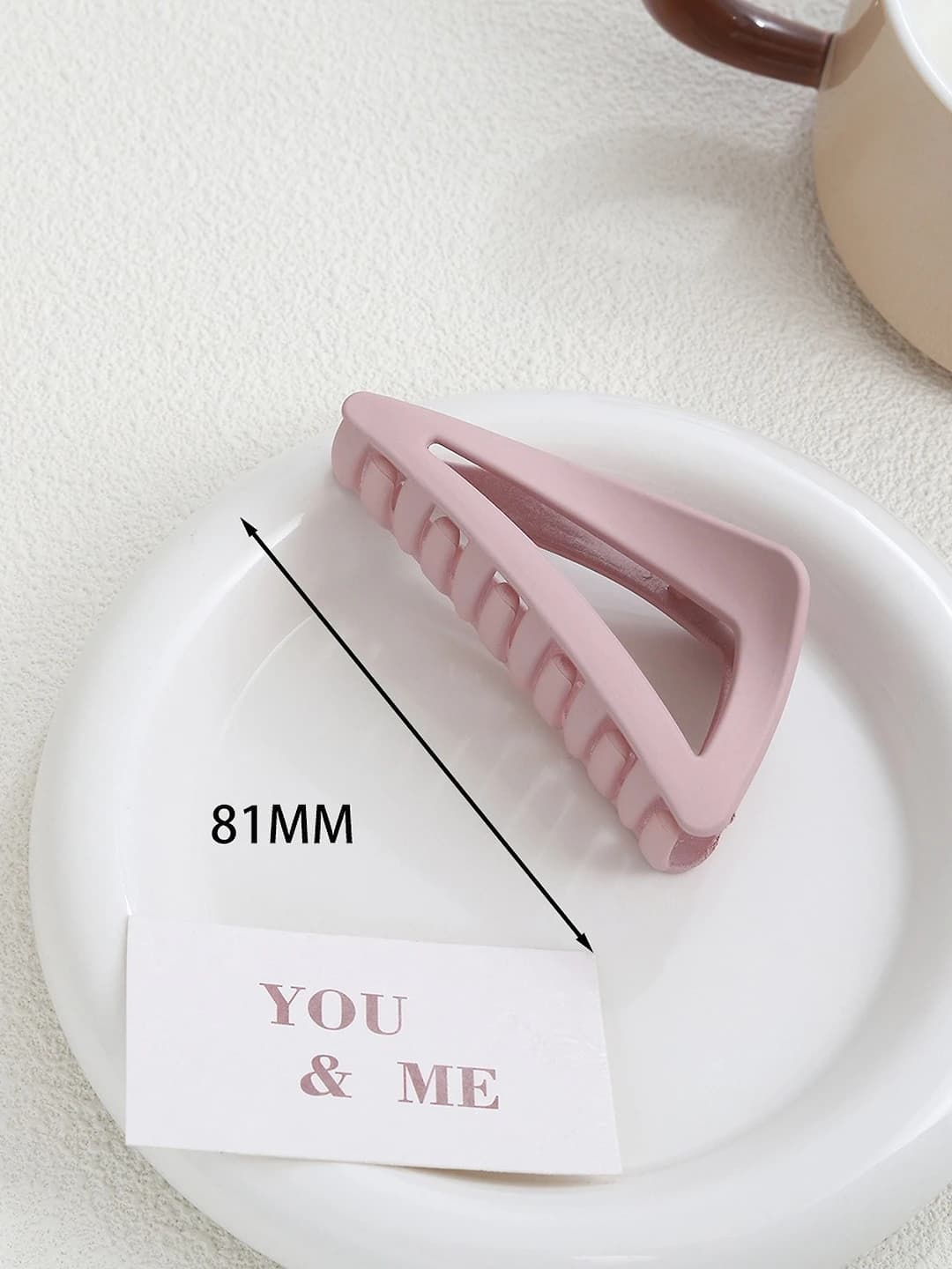 Lotus pink triangle clip, 8 cm