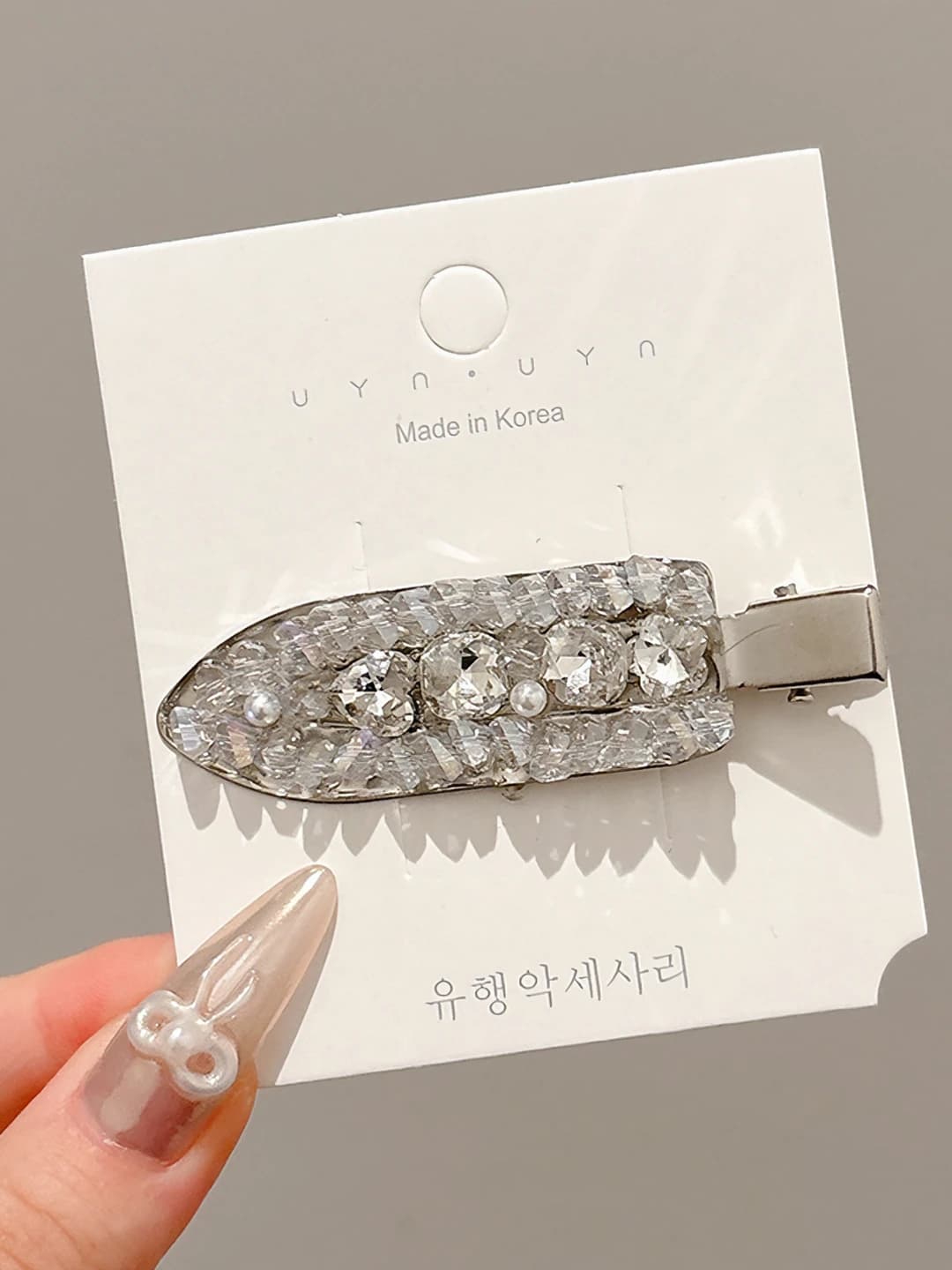 White crystal, 6.8 cm