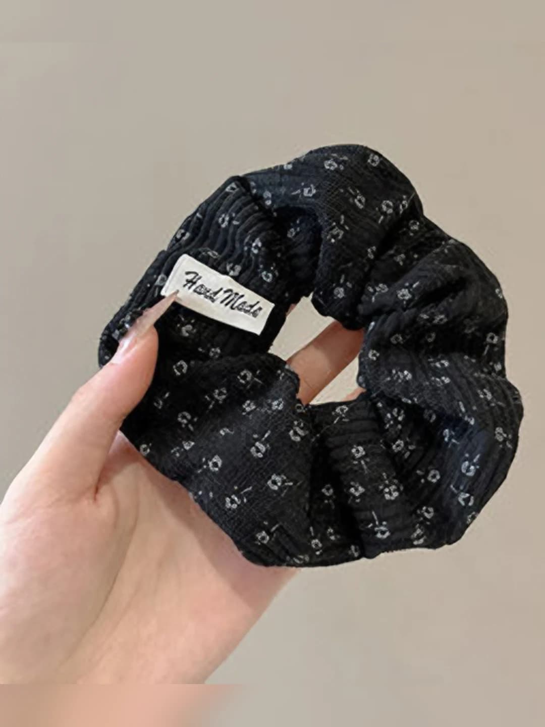 Black floral - 12 cm