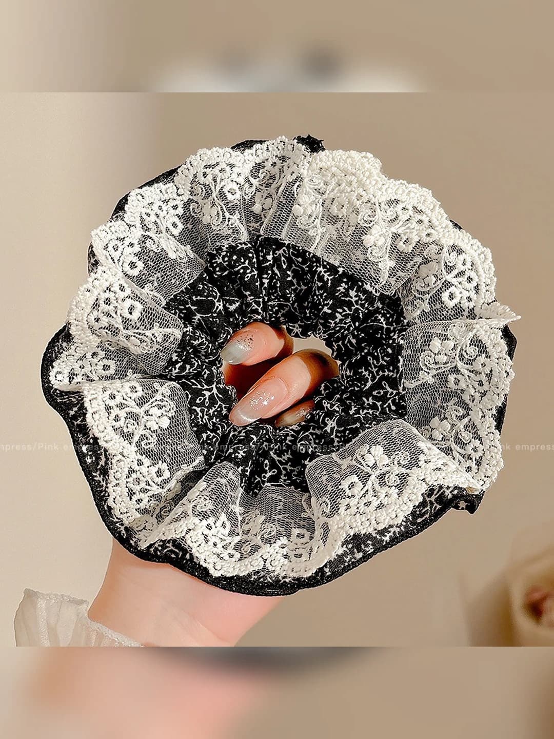 2# Black lace 15 cm