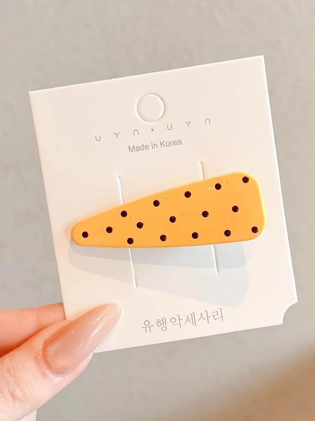 1# Yellow polka dot clip ~5.7cm
