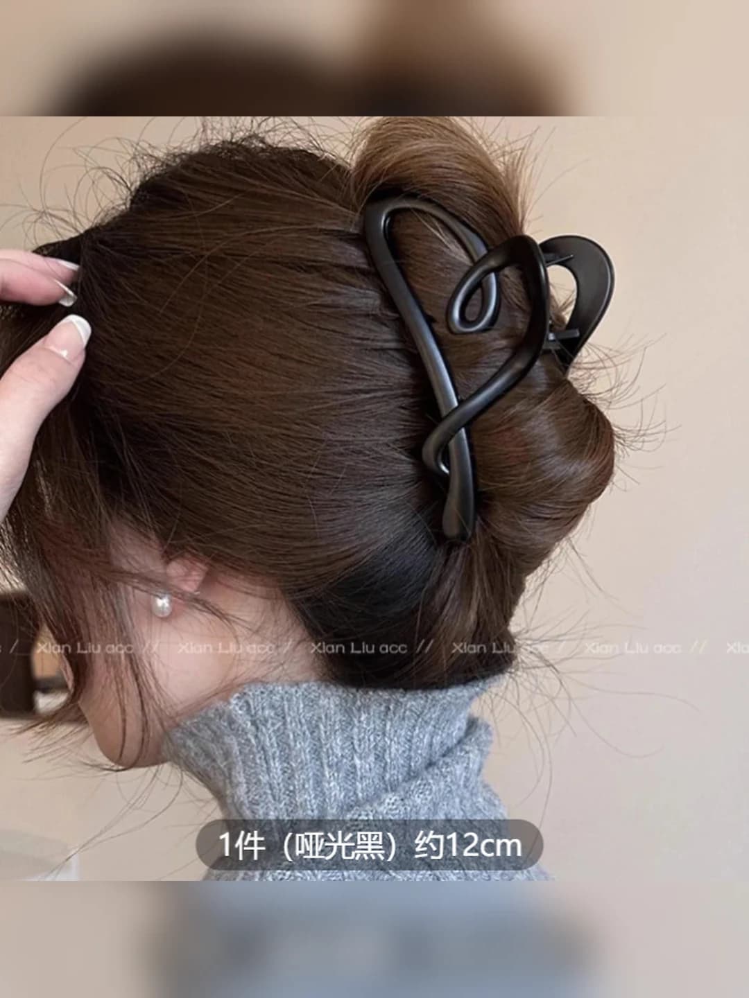 1# Matte black heart clip 11 cm
