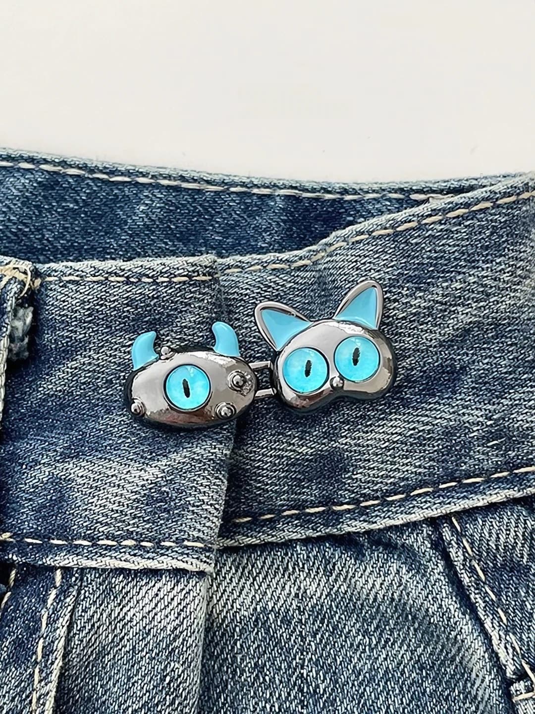 72# Blue mini monster waist clip
