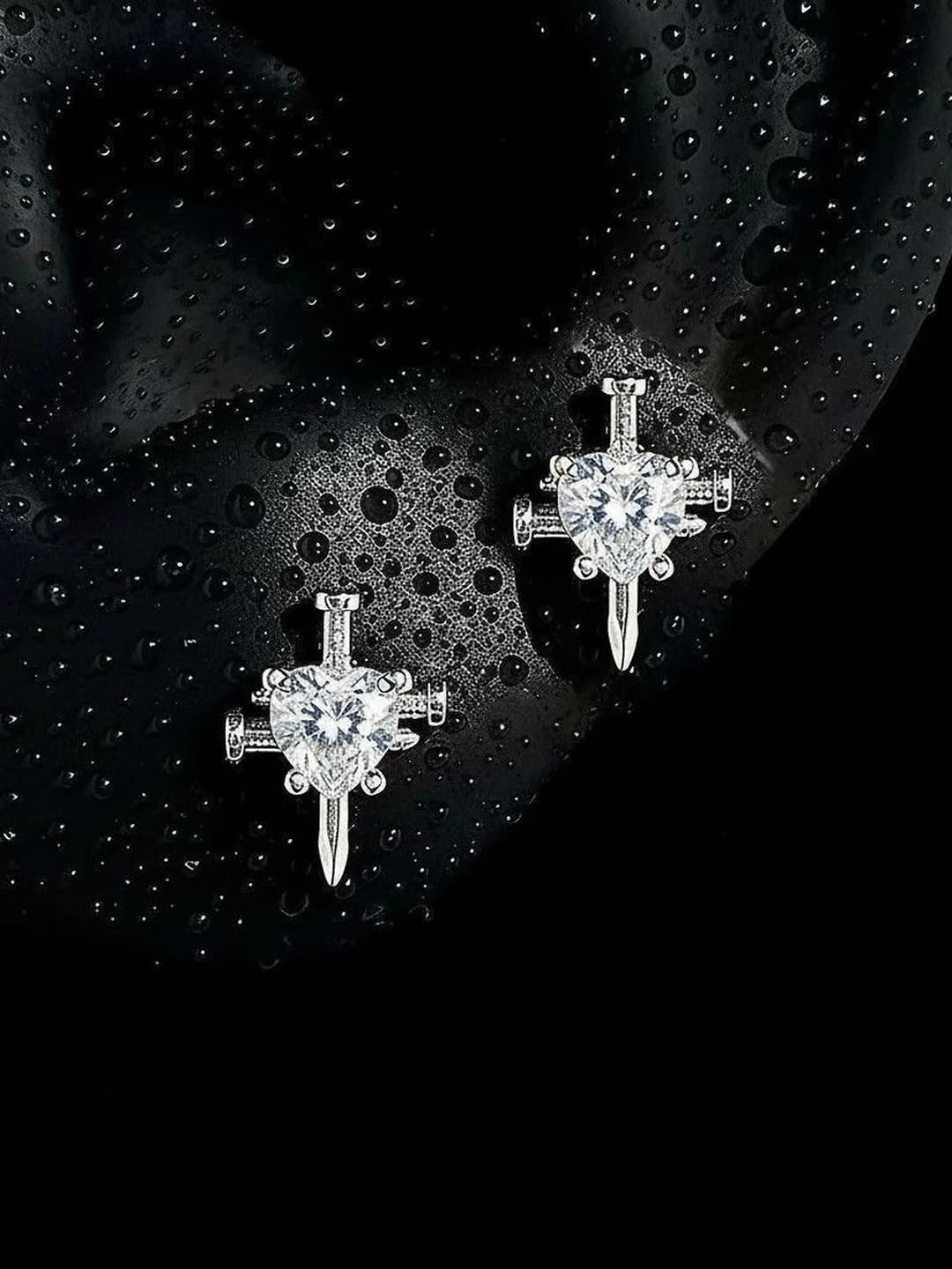 2# Cross ear stud [1 pair]
