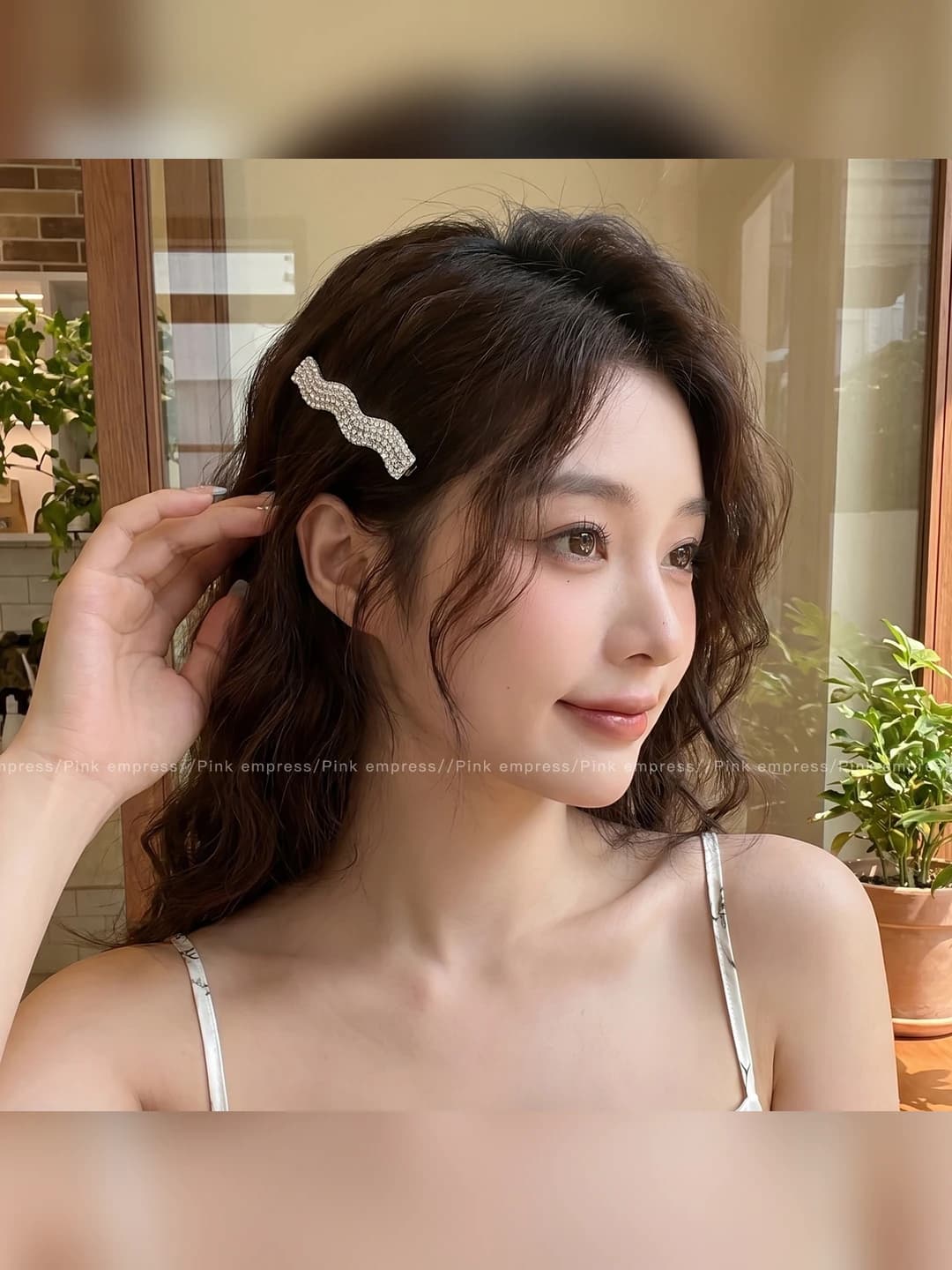 Wavy crystal clip (1 pc)