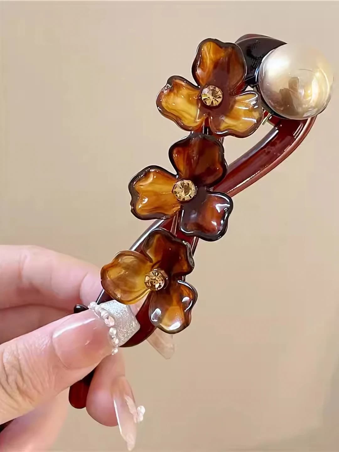 Coffee floral twist clip
