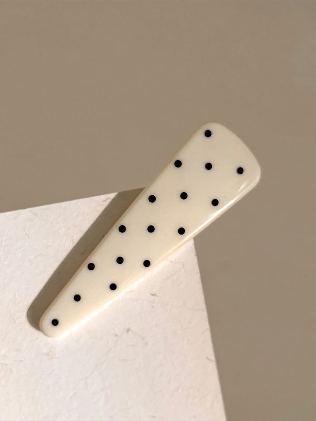2# Bej qora nuqali soch qisqichi ~5.7cm