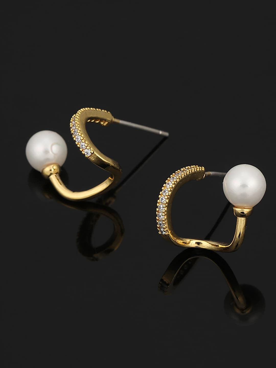 With hole. Silver post. Gold