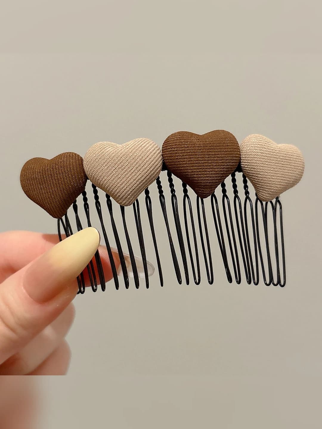 2# Khaki-coffee 4 hearts - comb ~7.5 cm
