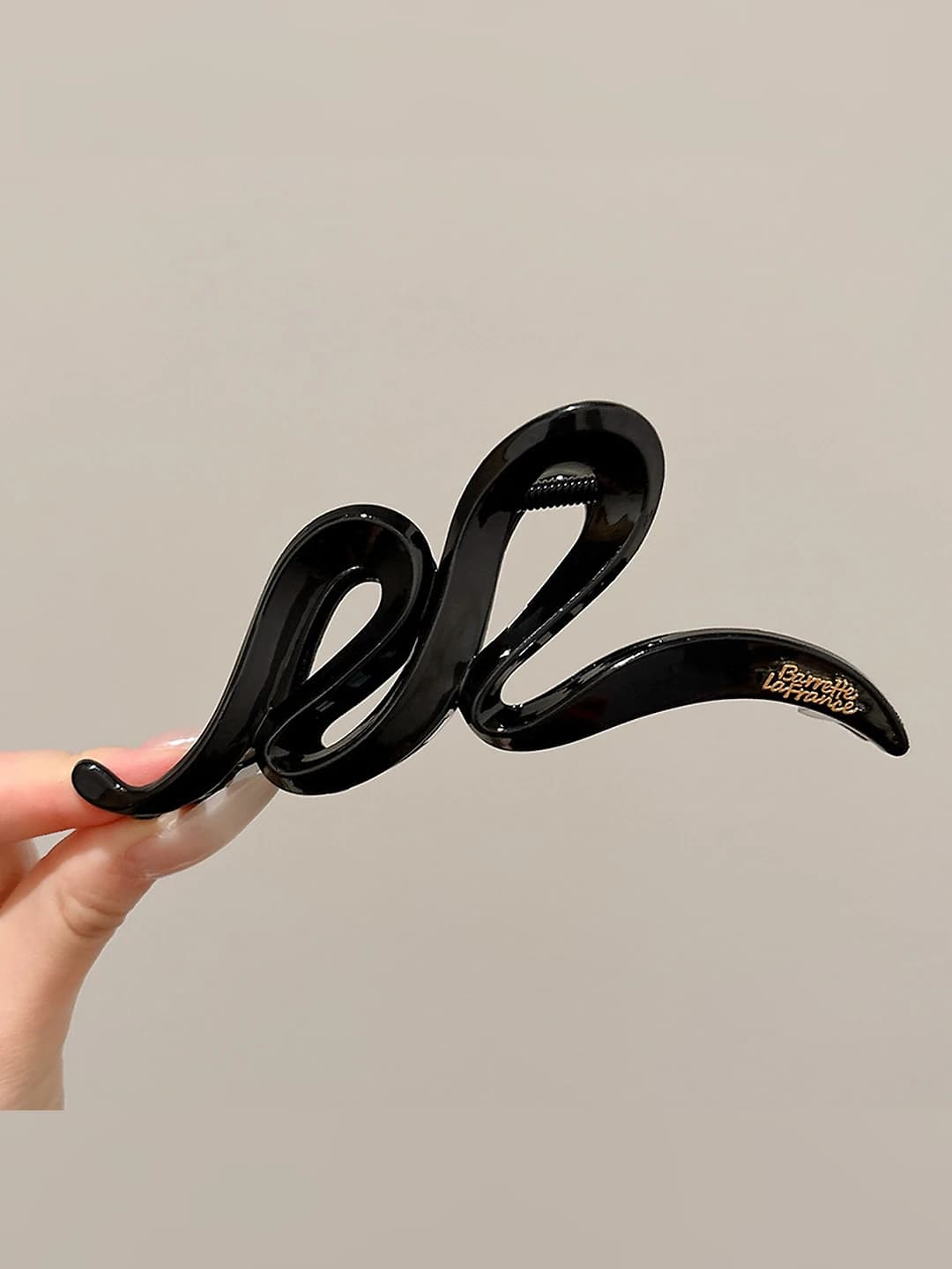 Yorqin qora to'lqinli tutqich 13.5 cm
