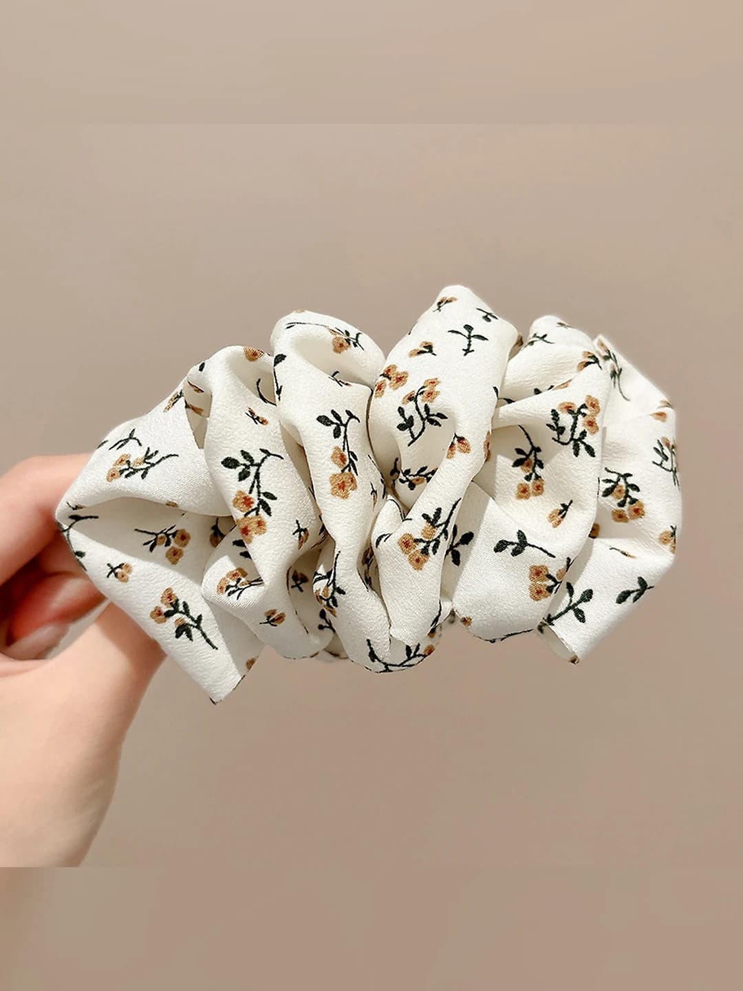4#White floral - approx. 12 cm