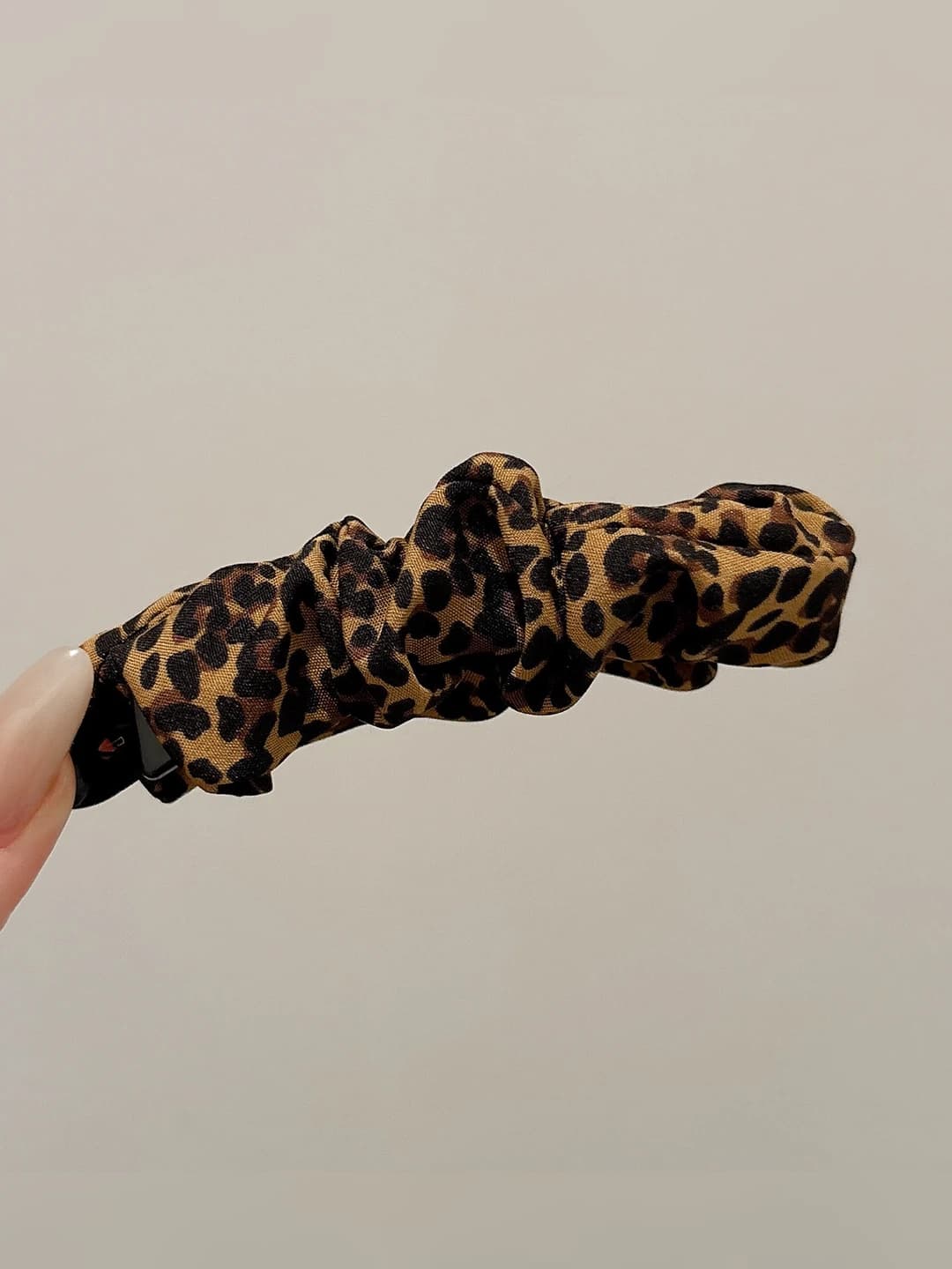 Leopard, ~10 cm